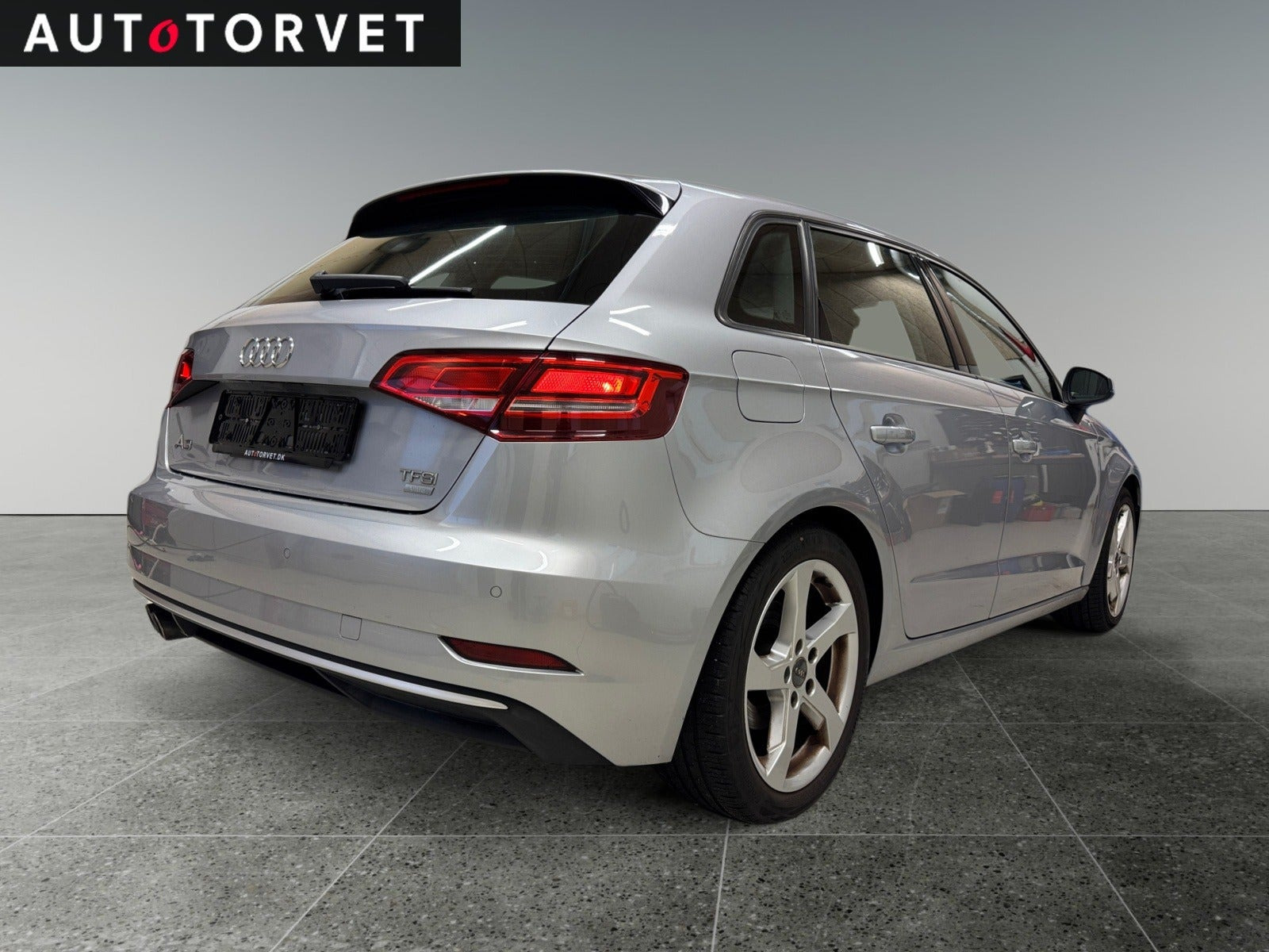 Sølv Audi A3 fra 2017