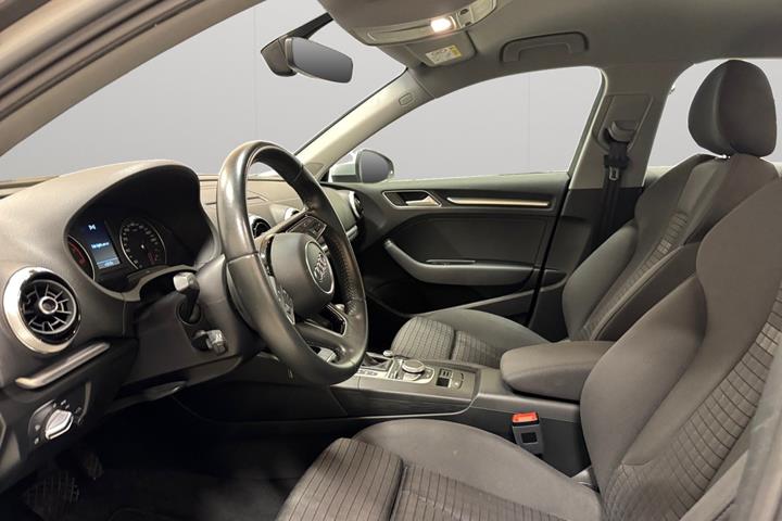 Sølv Audi A3 fra 2017
