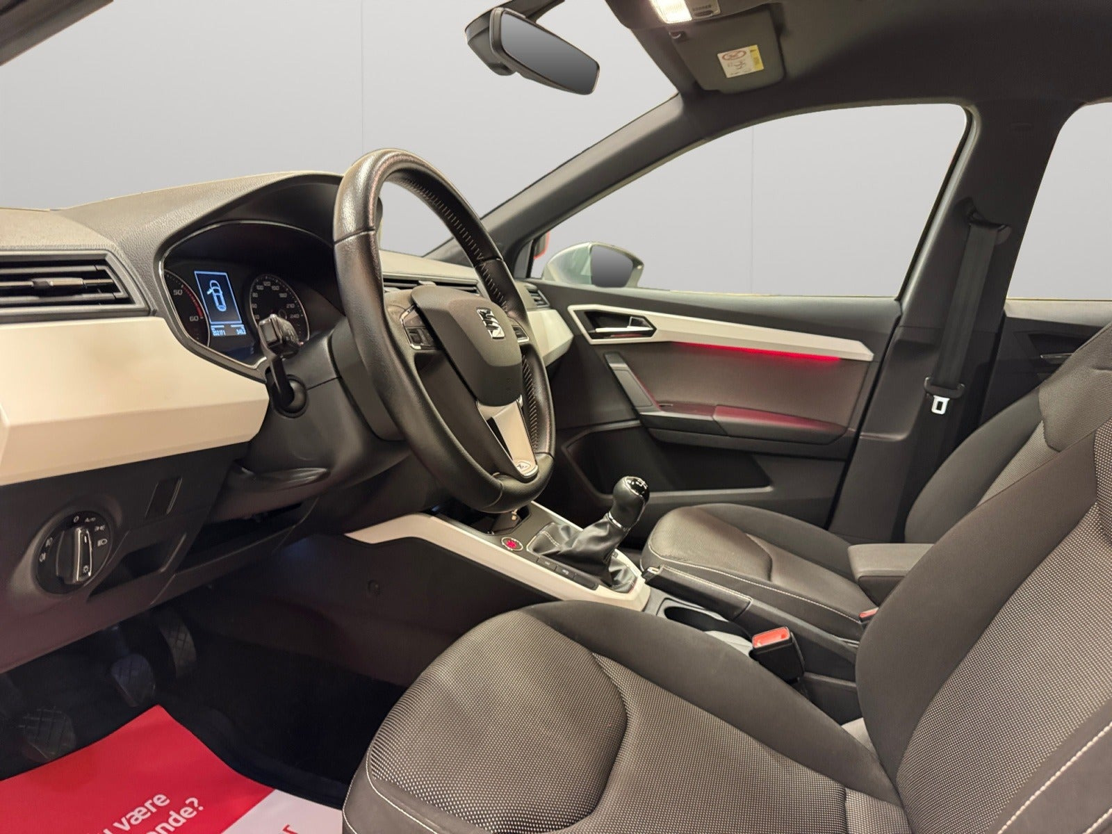 Sølv Seat Arona fra 2019