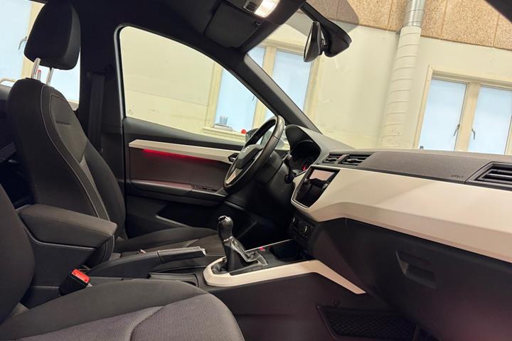 Sølv Seat Arona fra 2019