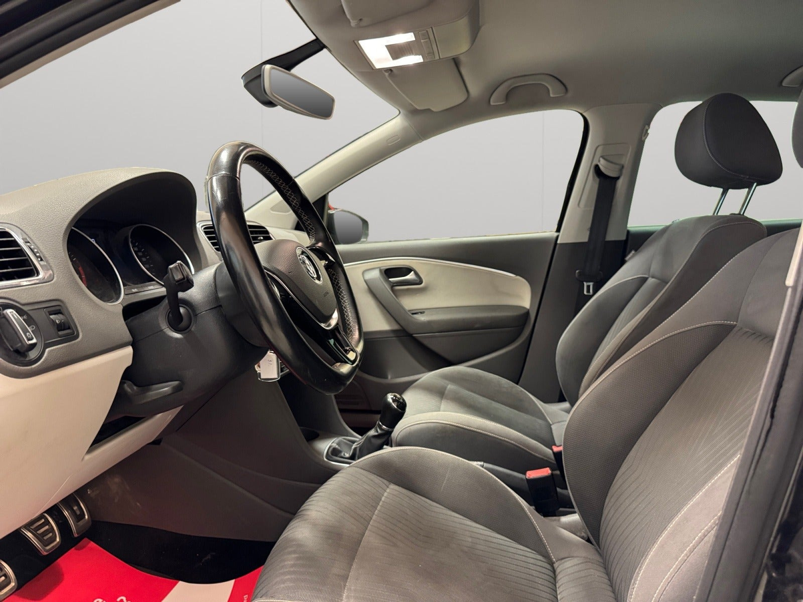 Sort VW Polo fra 2015