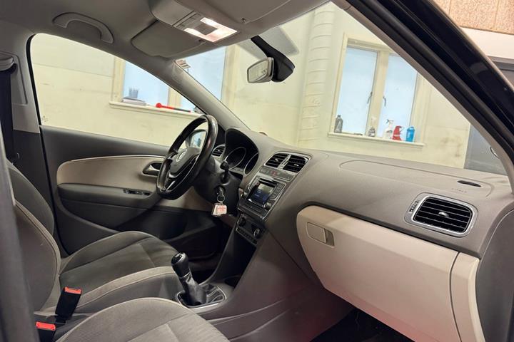 Sort VW Polo fra 2015