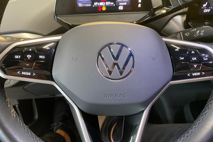 Blå VW ID.4 fra 2024