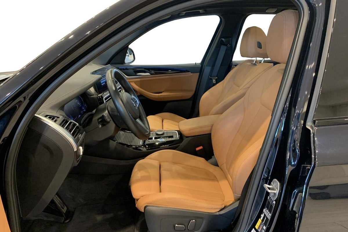 Sort BMW iX3 fra 2024