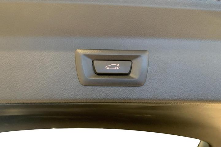Sort BMW iX3 fra 2024