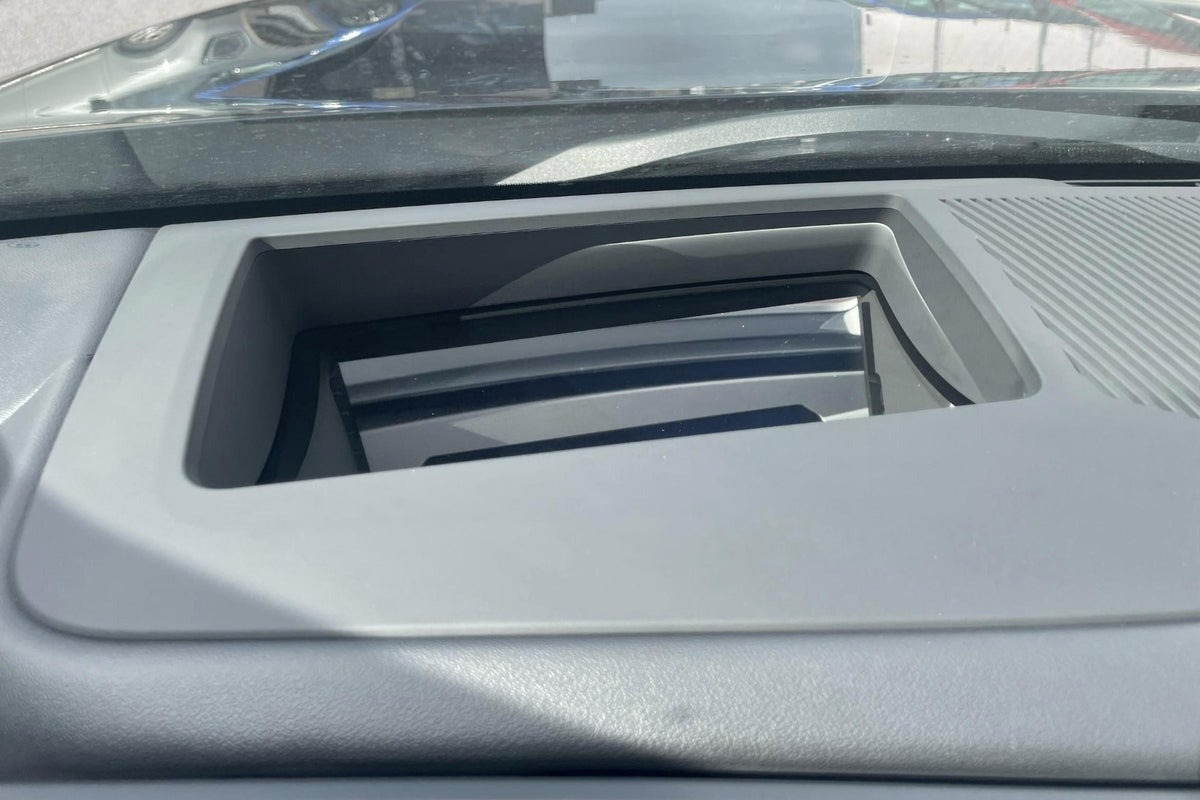 Sort BMW i5 fra 2025