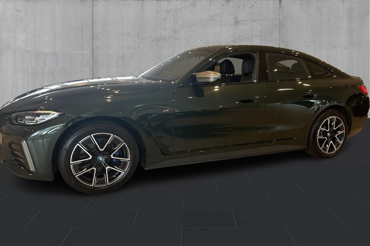 Grøn BMW i4 fra 2024