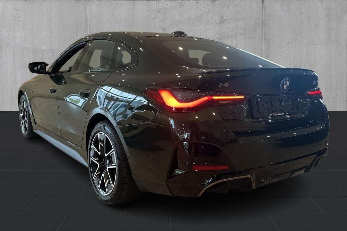 Grøn BMW i4 fra 2024