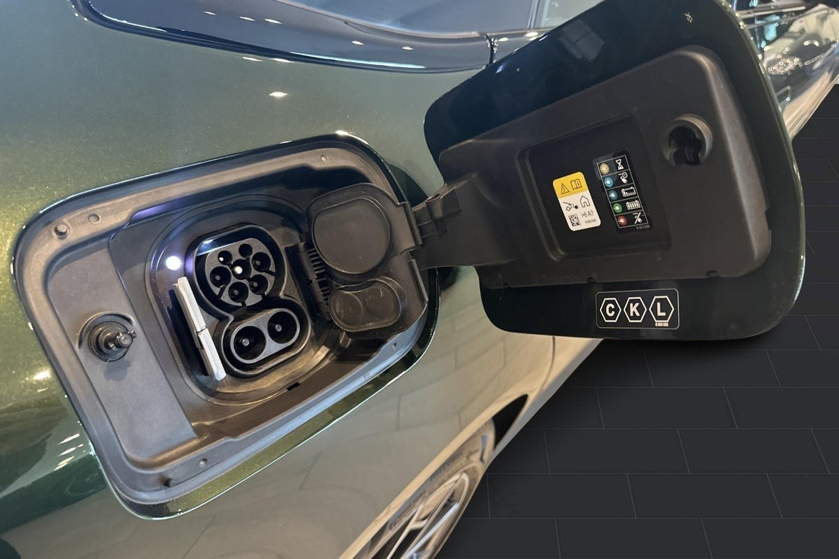 Grøn BMW i4 fra 2024