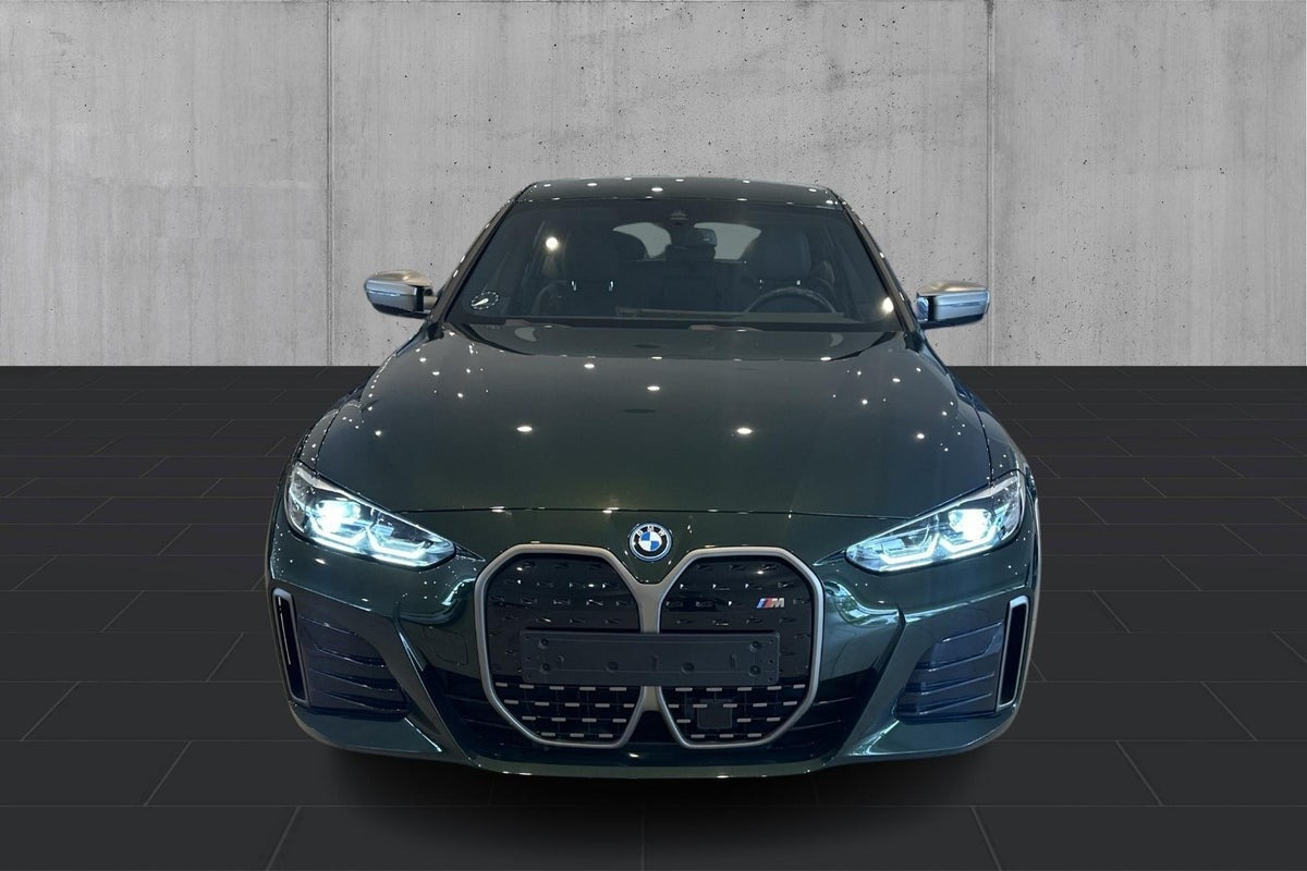 Grøn BMW i4 fra 2024