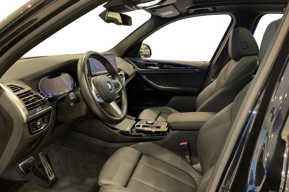 Sort BMW iX3 fra 2024