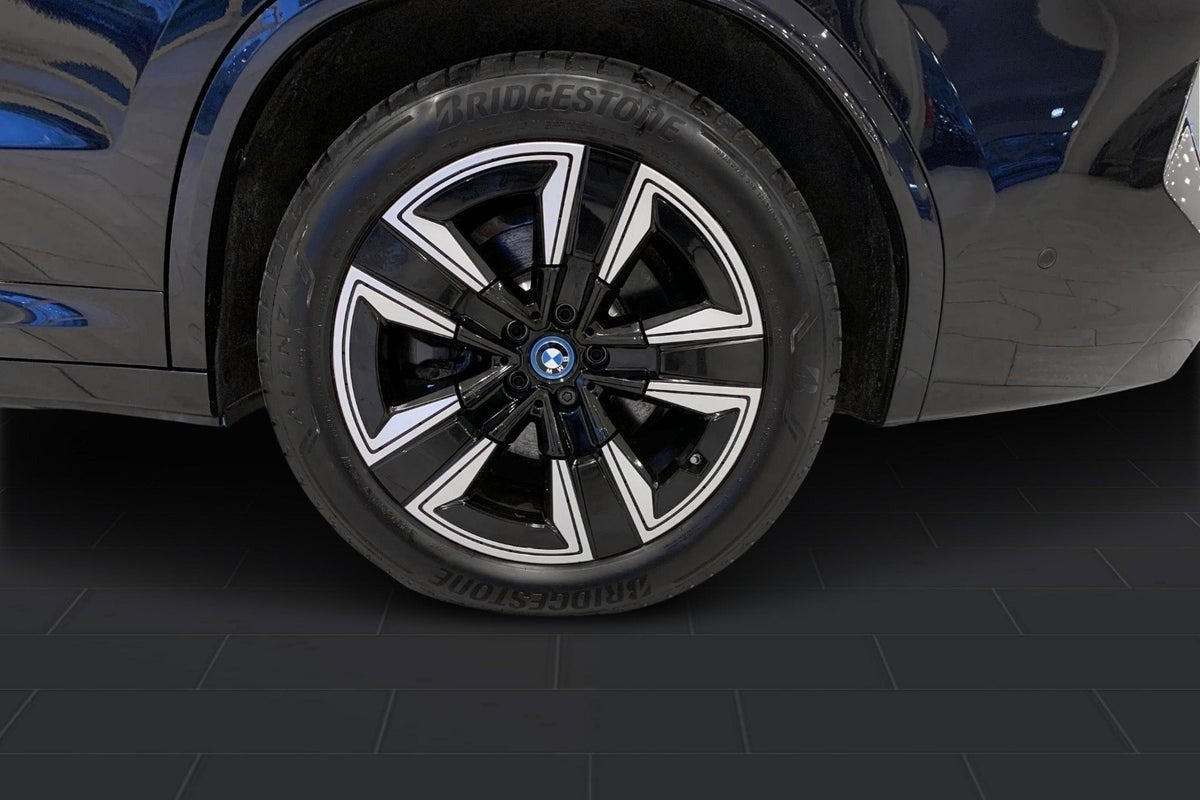 Sort BMW iX3 fra 2024