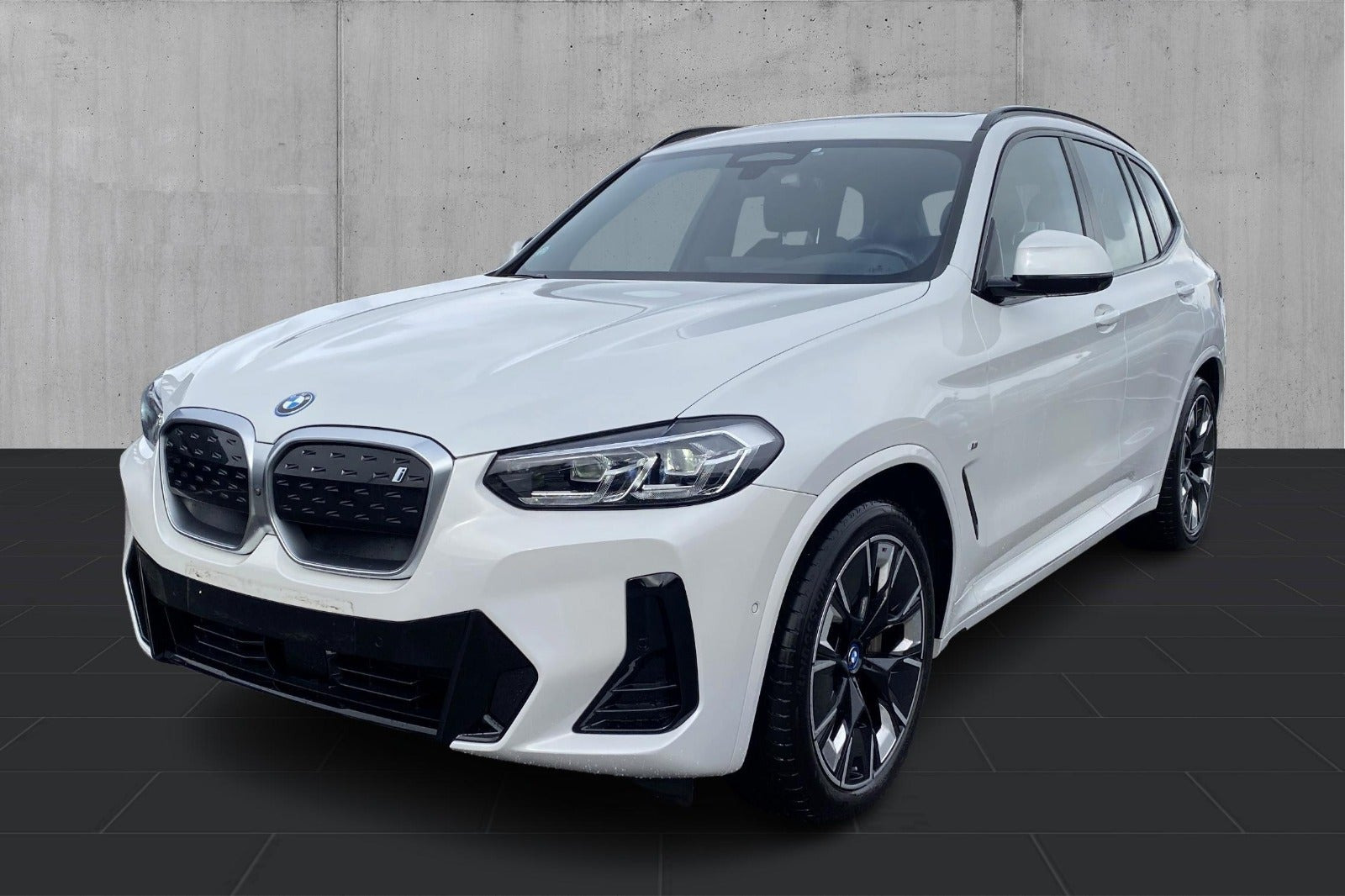 Hvid BMW iX3 fra 2023