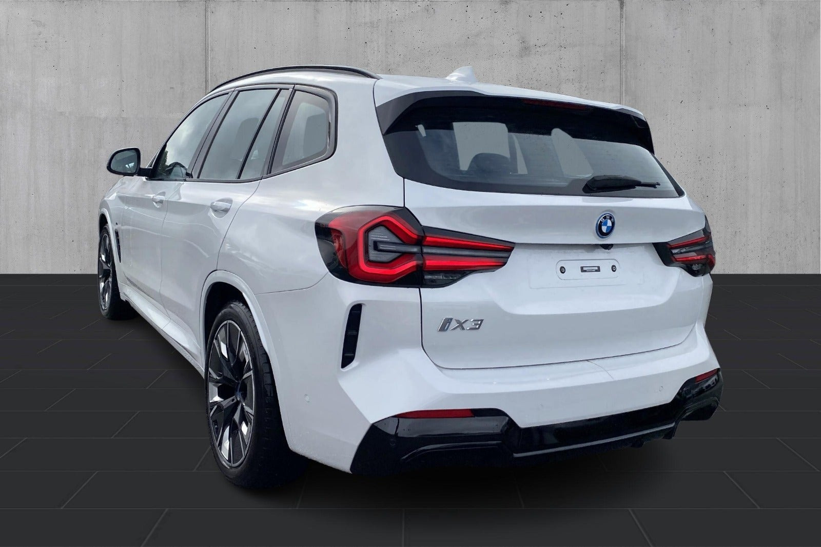 Hvid BMW iX3 fra 2023
