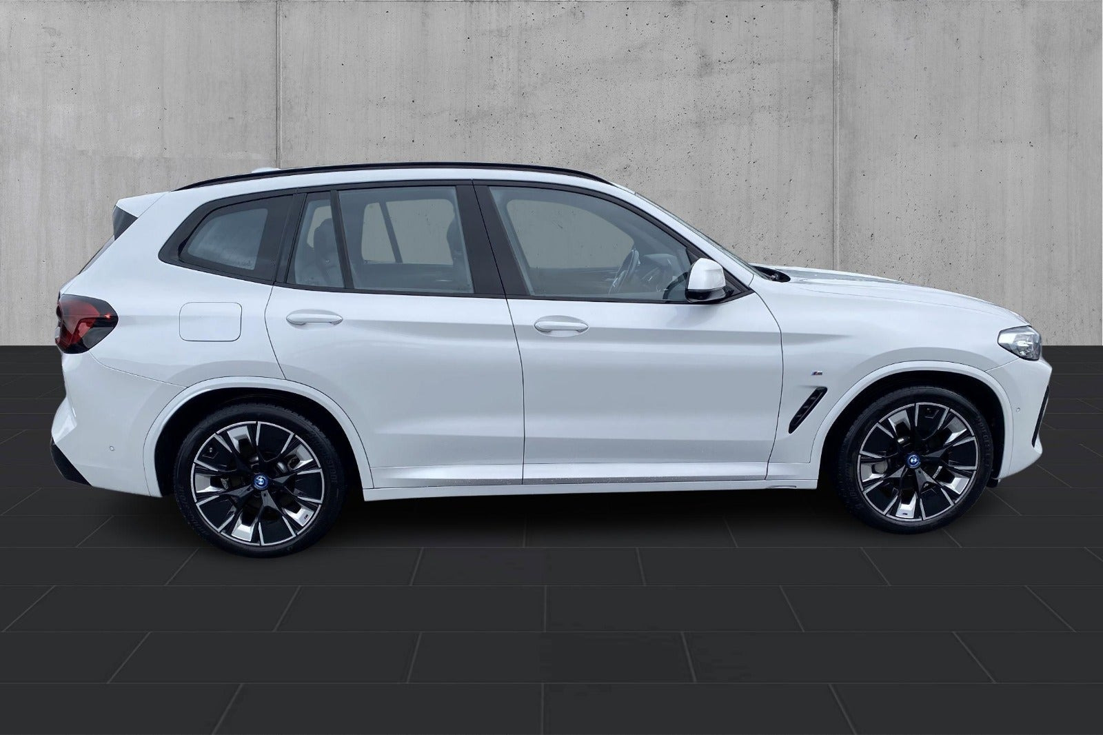 Hvid BMW iX3 fra 2023