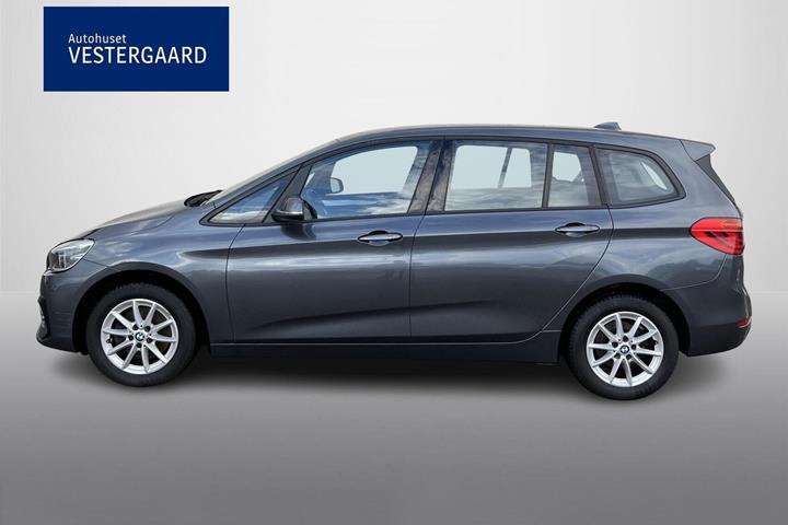 Grå BMW 218i fra 2020