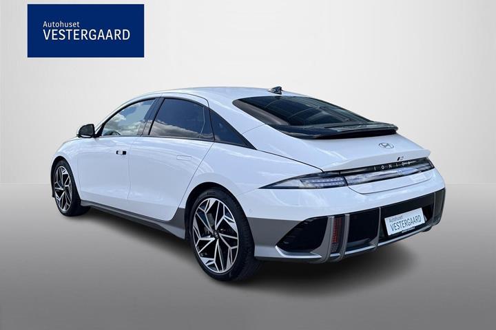 Sølv Hyundai Ioniq 6 fra 2025