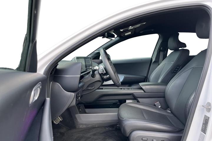 Sølv Hyundai Ioniq 6 fra 2025