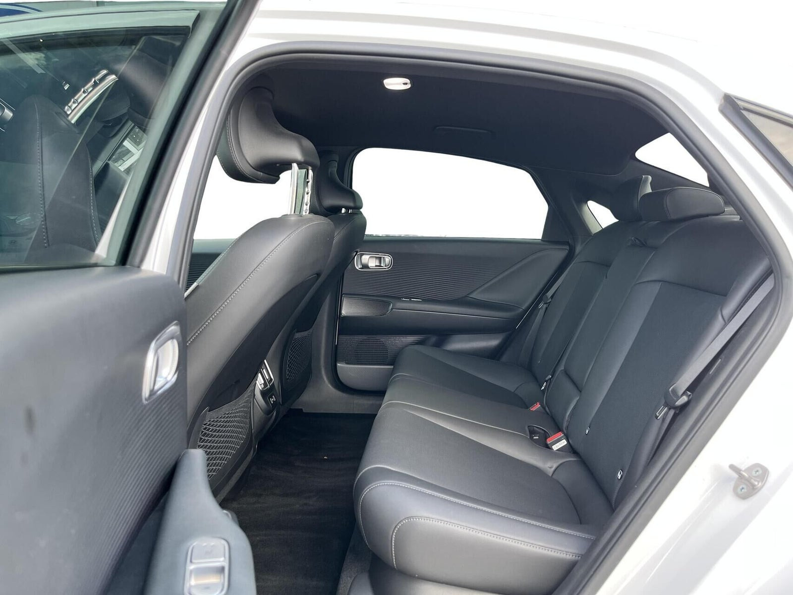 Sølv Hyundai Ioniq 6 fra 2025