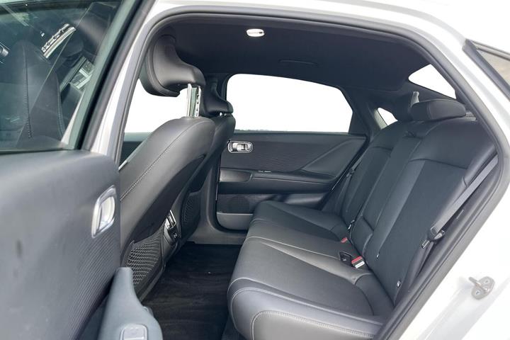 Sølv Hyundai Ioniq 6 fra 2025