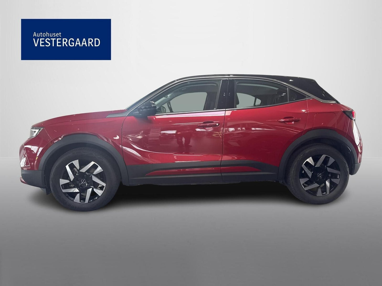 Rød Opel Mokka-e fra 2023