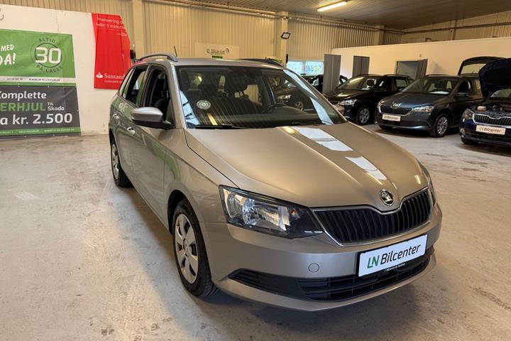 Beige Skoda Fabia fra 2016