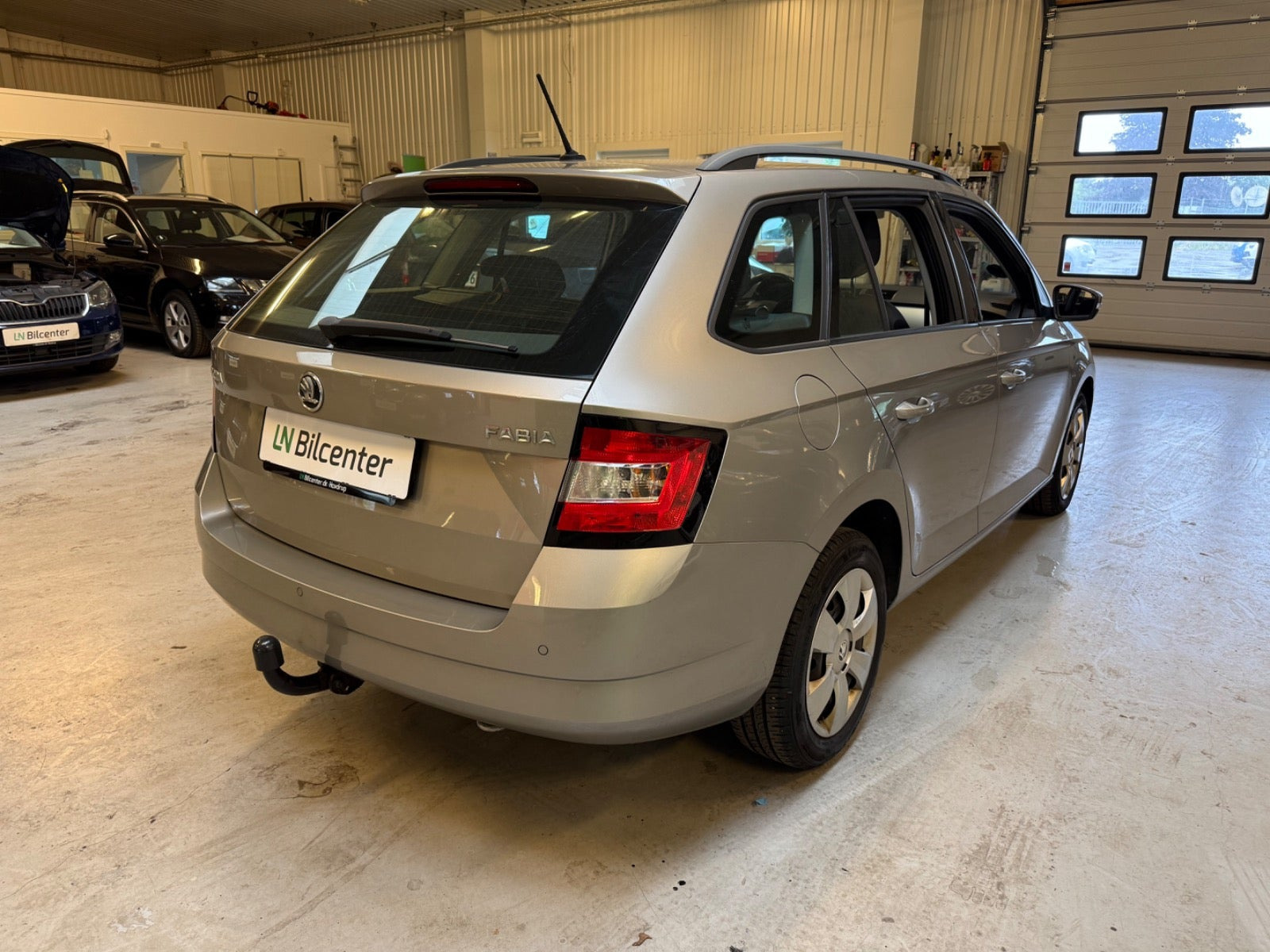 Beige Skoda Fabia fra 2016
