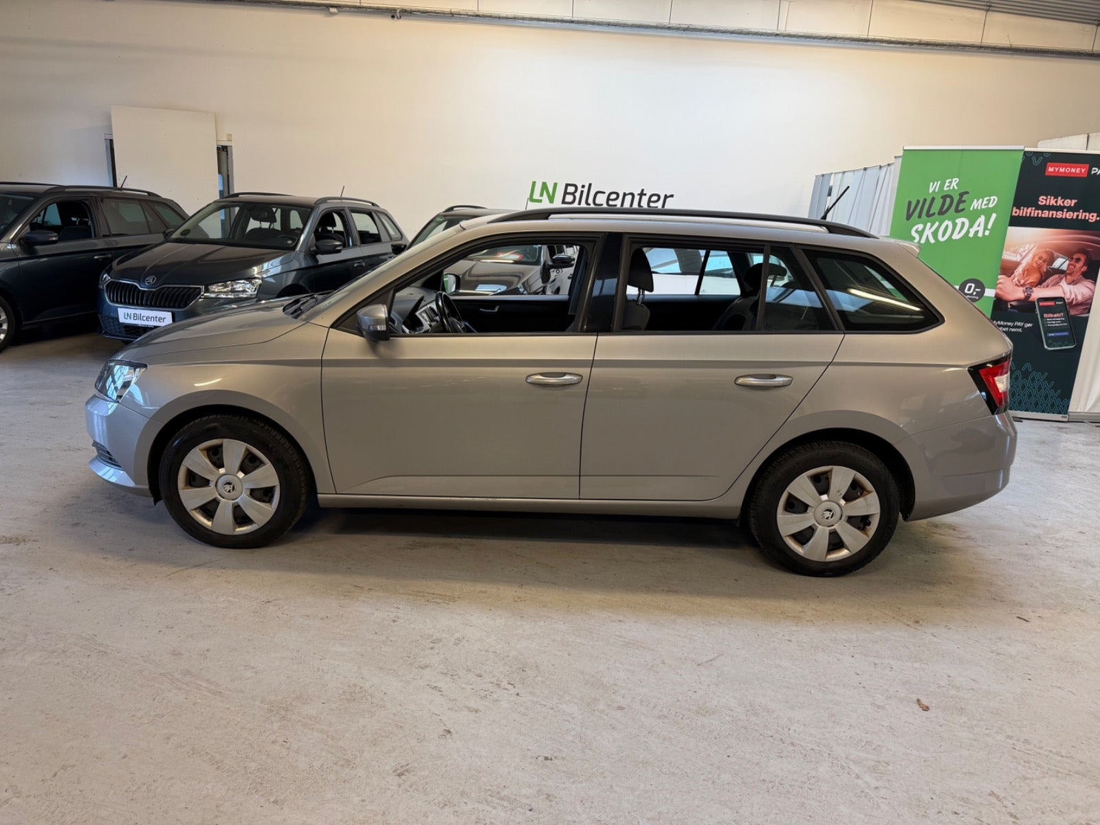 Beige Skoda Fabia fra 2016