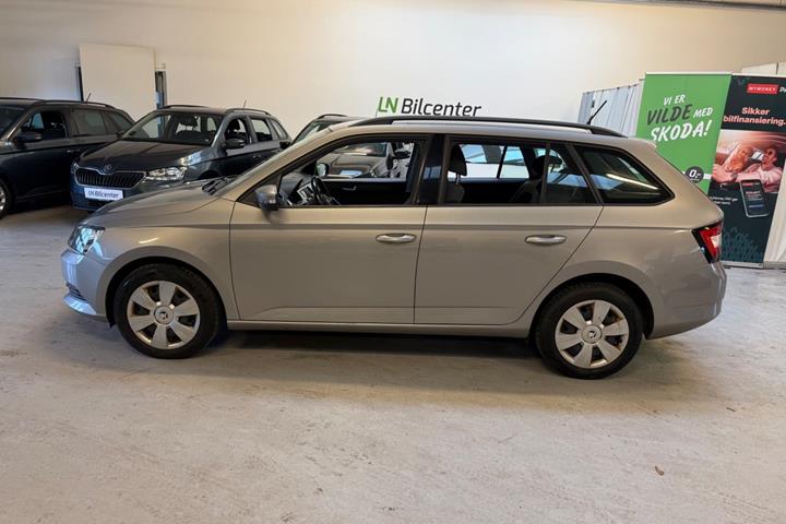 Beige Skoda Fabia fra 2016