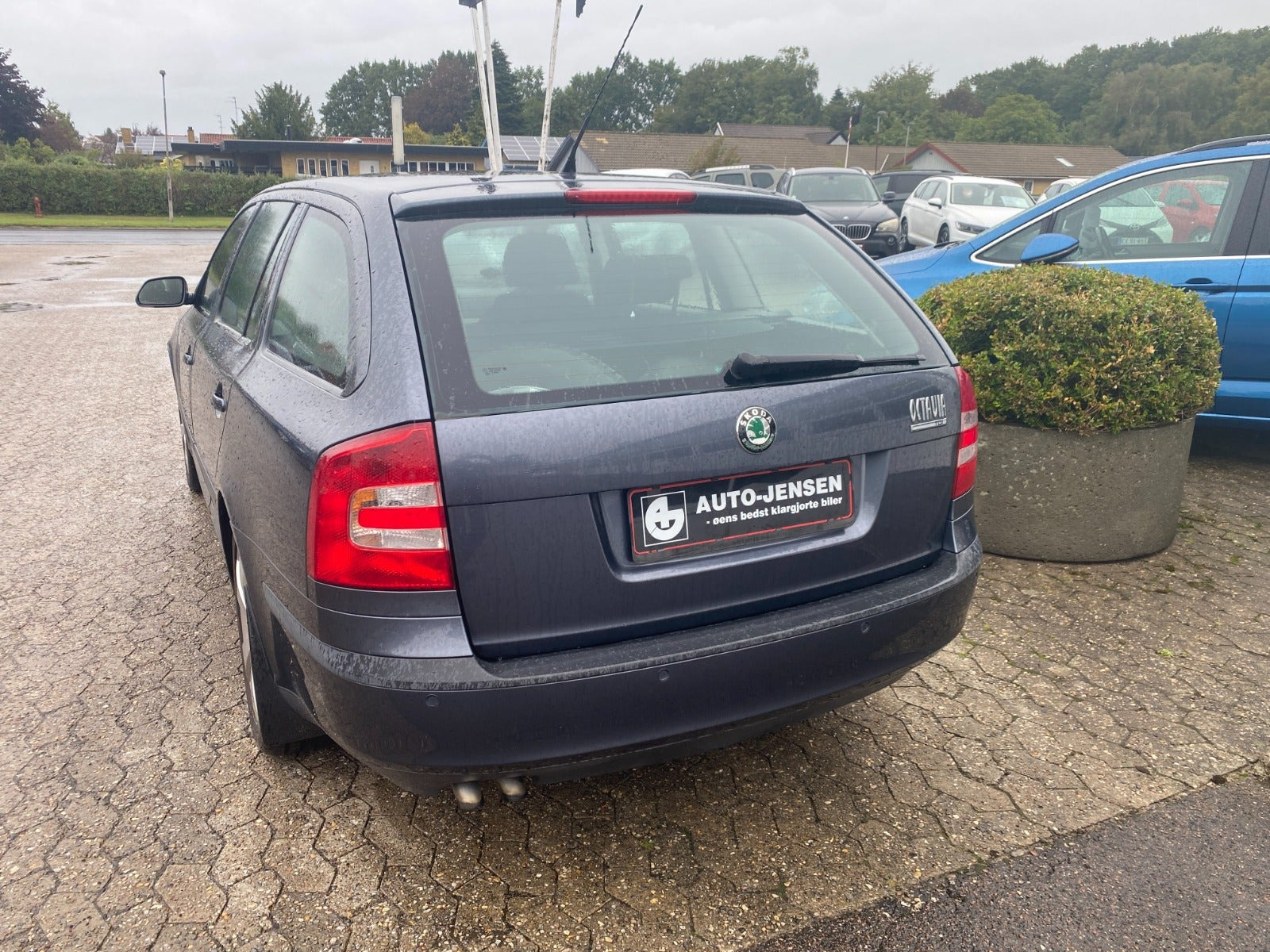 Grå Skoda Octavia fra 2007