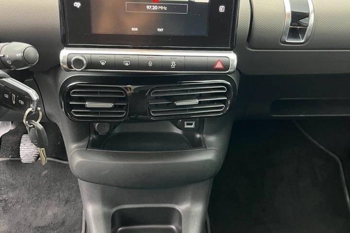 Hvid Citroën C4 Cactus fra 2017