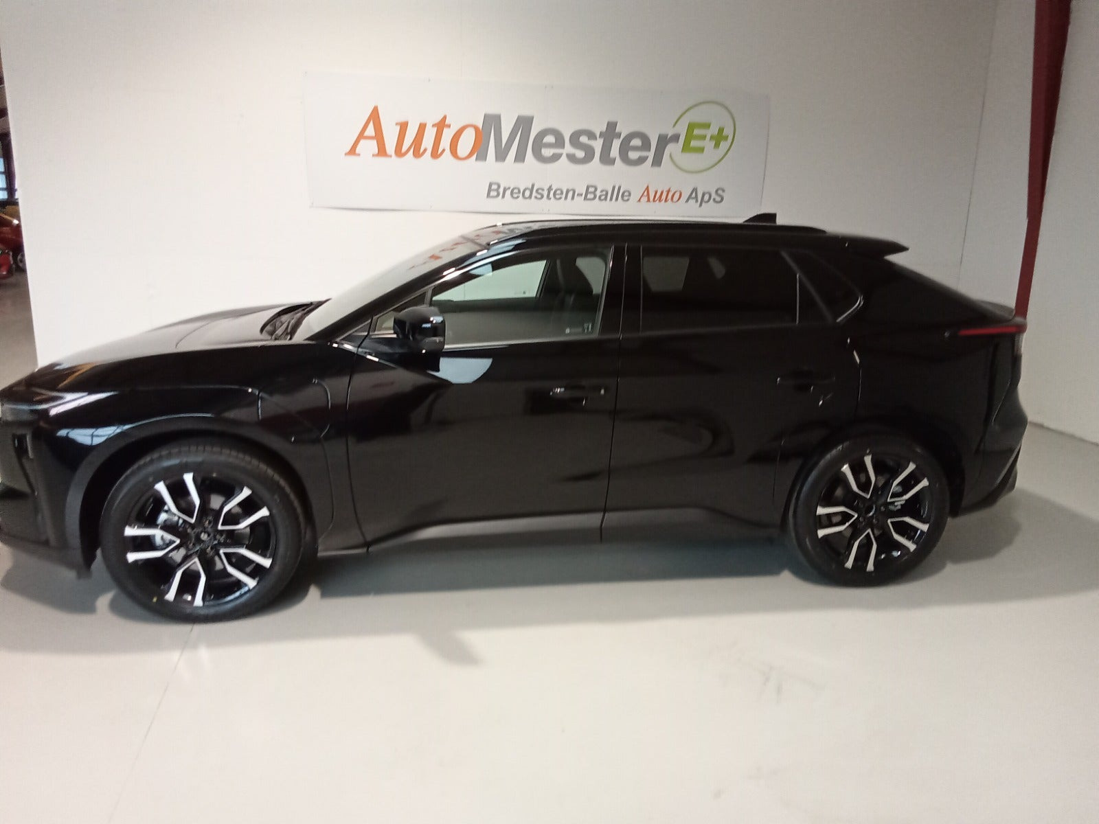 undefined Toyota BZ4X fra 2026