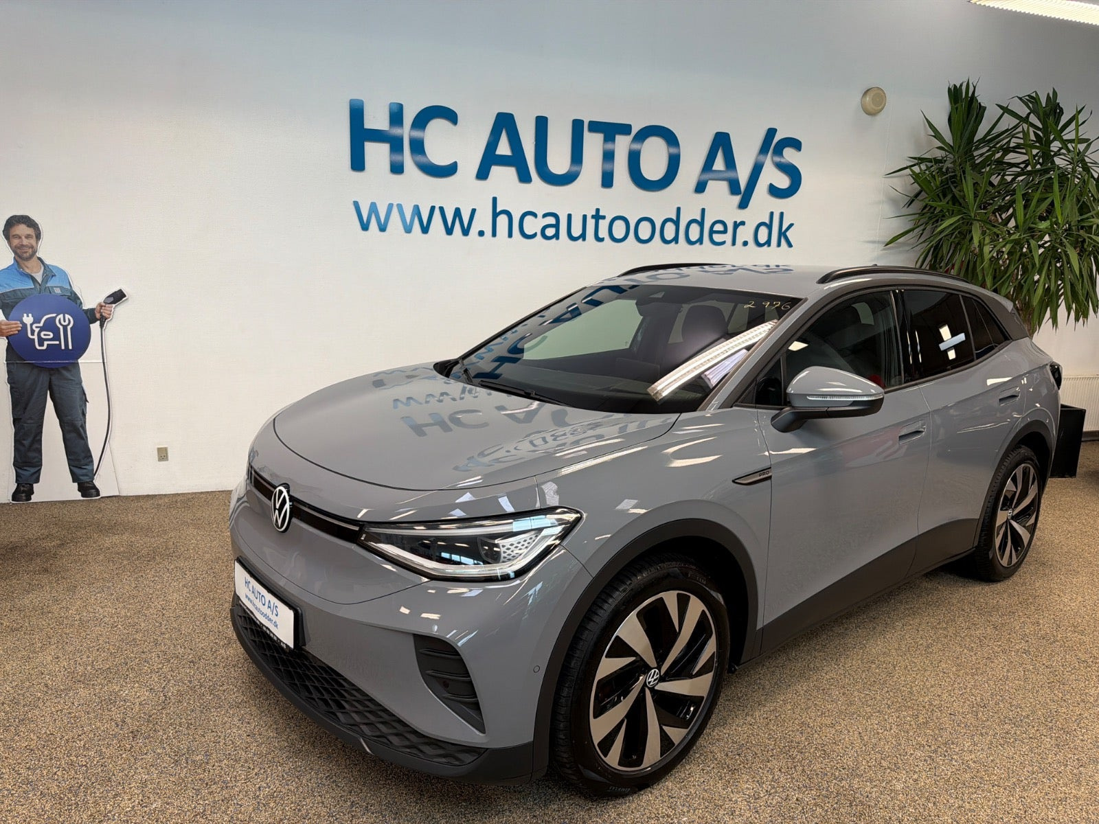 Sort VW ID.4 fra 2023 set udefra