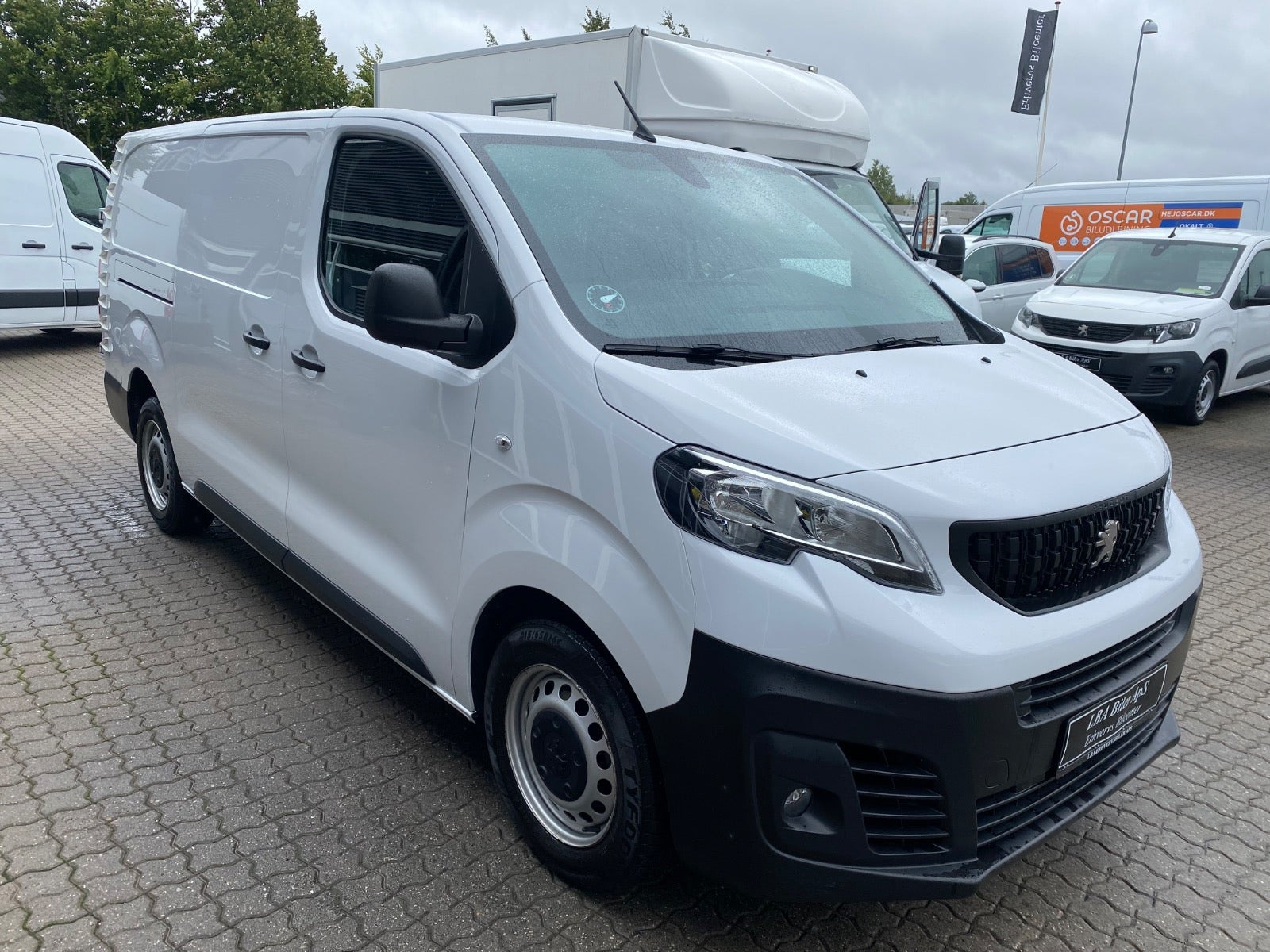 Hvid Peugeot Expert fra 2024