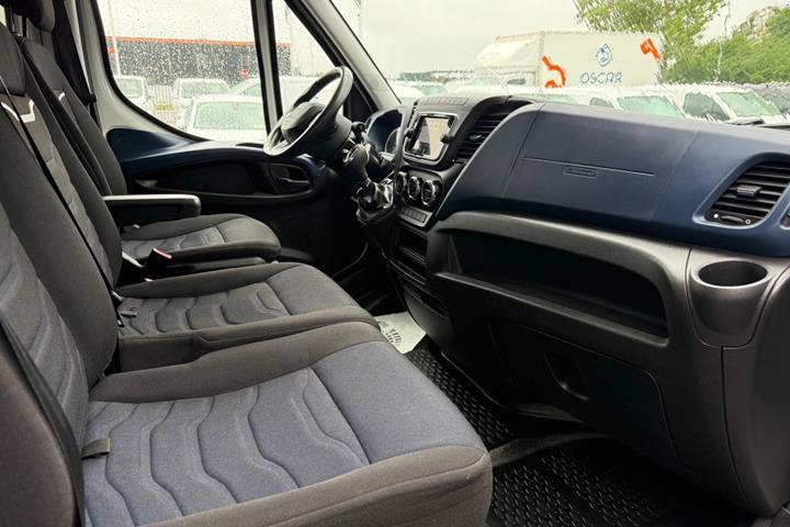 Hvid Iveco Daily fra 2021