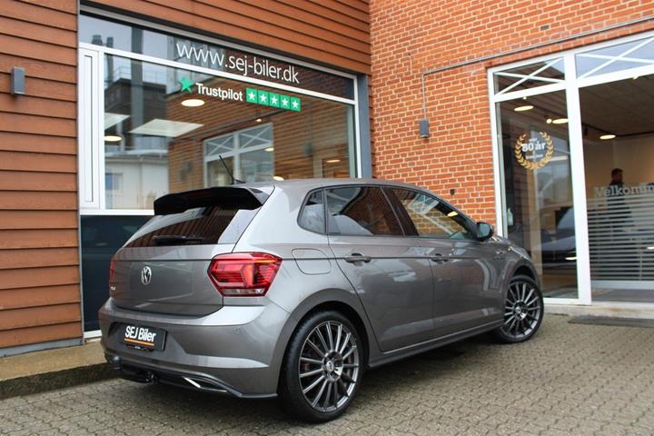Grå VW Polo fra 2019