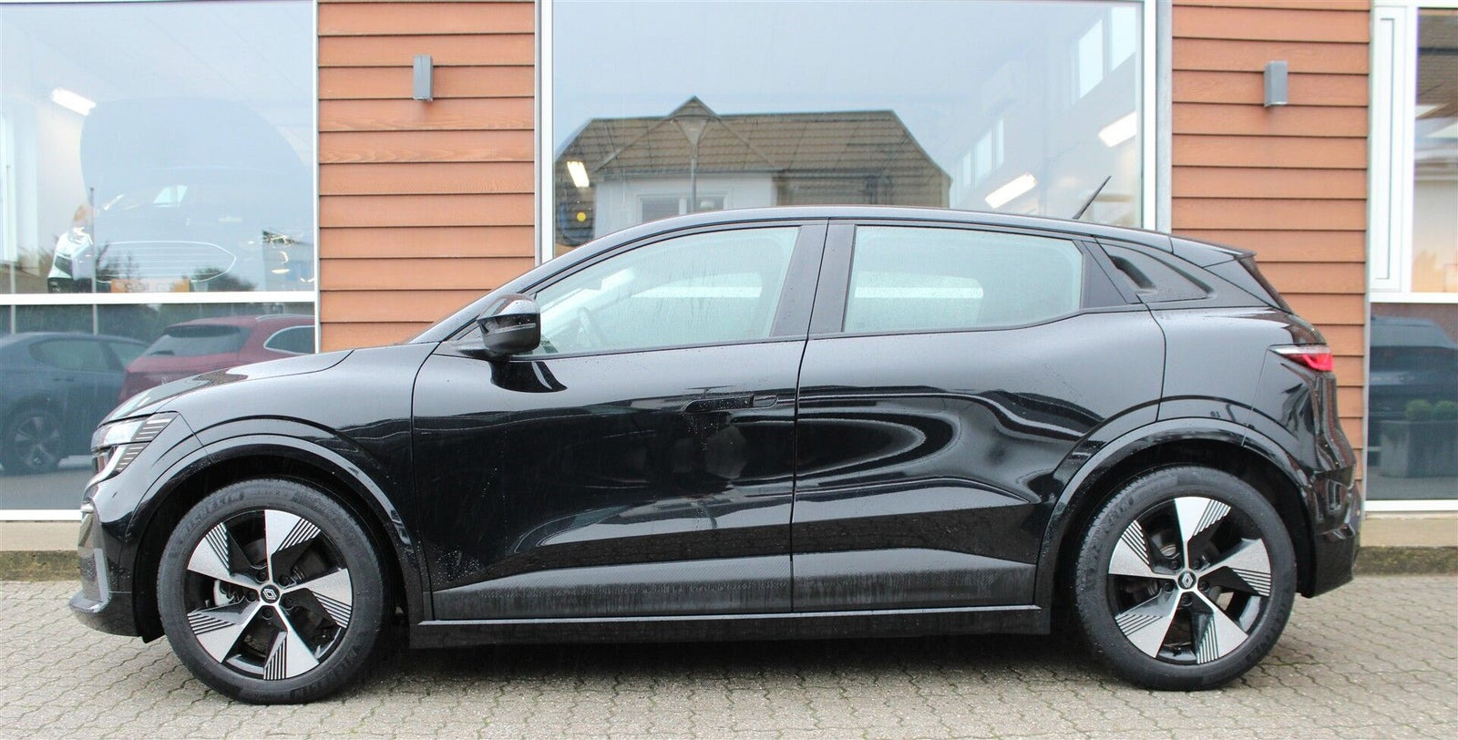 Sort Renault Megane E-Tech fra 2024
