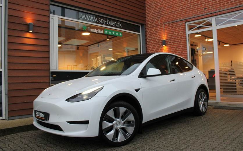 Tesla Model Y RWD