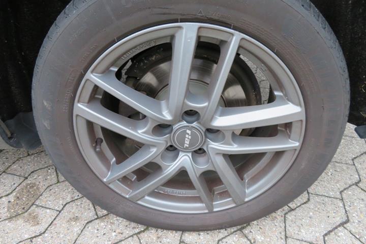 Grå VW Sharan fra 2014