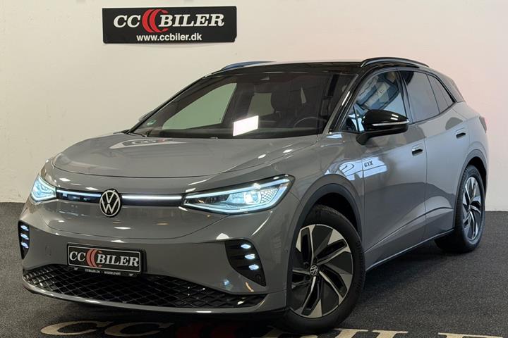 Grå VW ID.4 fra 2023 set udefra