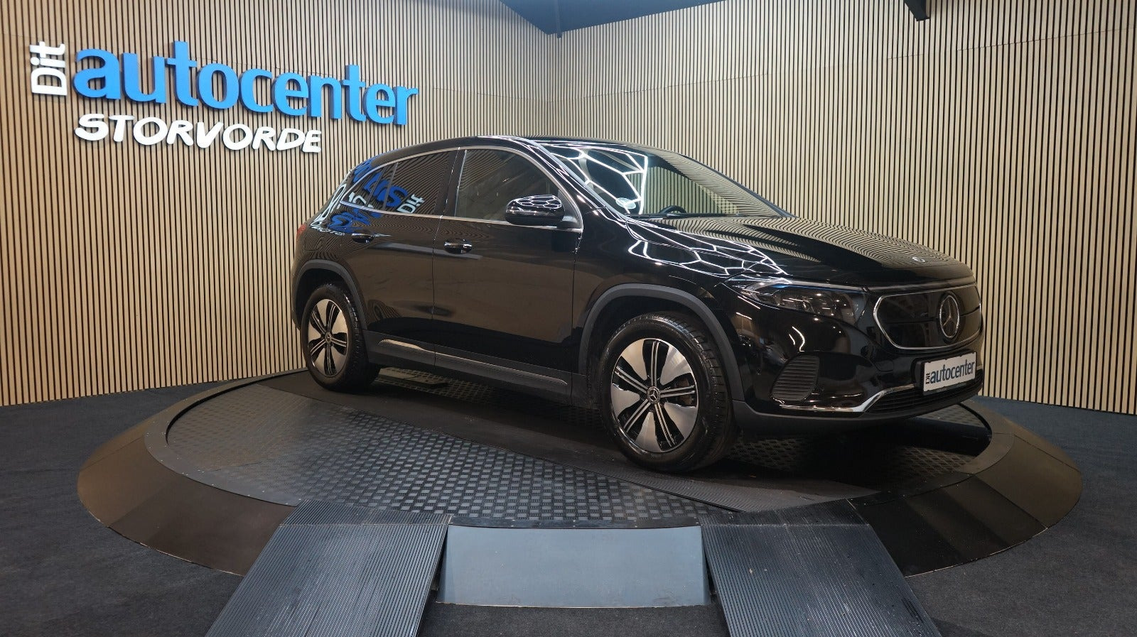 Sort Mercedes EQA250+ fra 2023