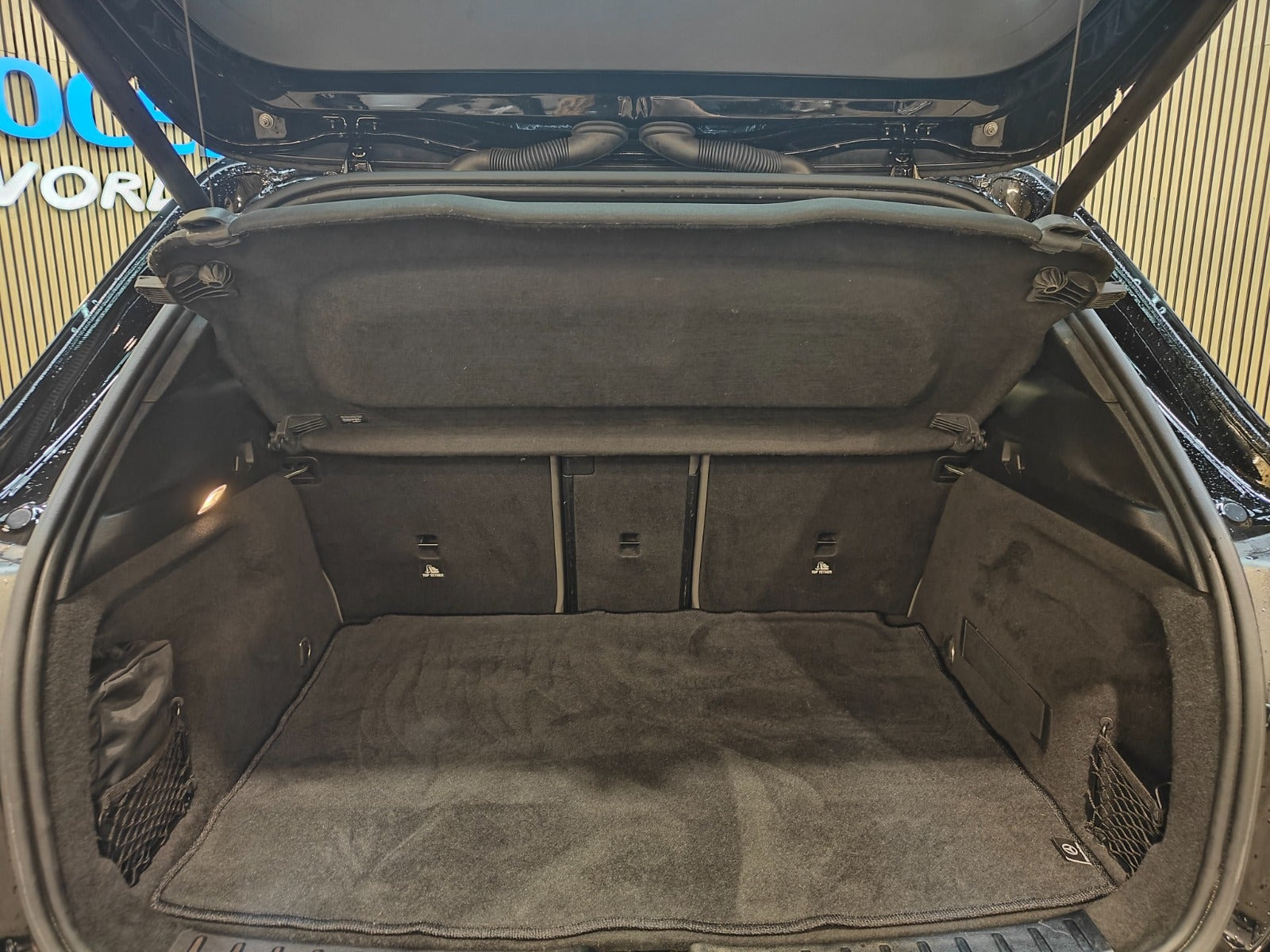 Sort Mercedes EQA250+ fra 2023