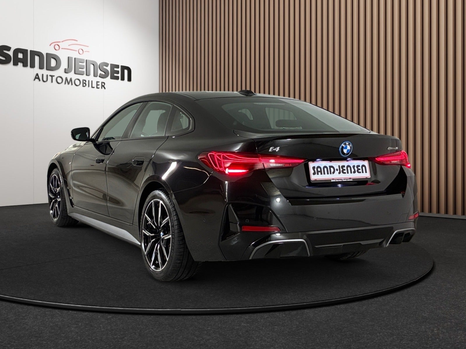 Sort BMW i4 fra 2025