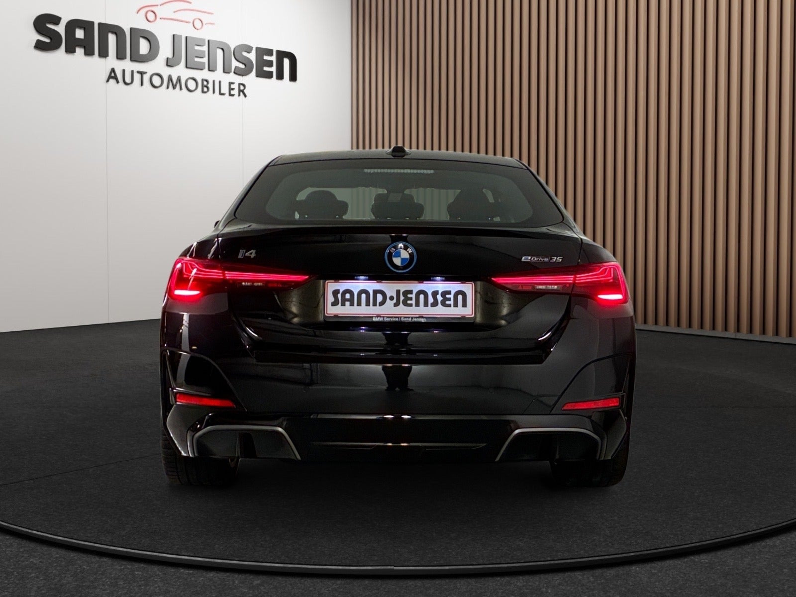 Sort BMW i4 fra 2025