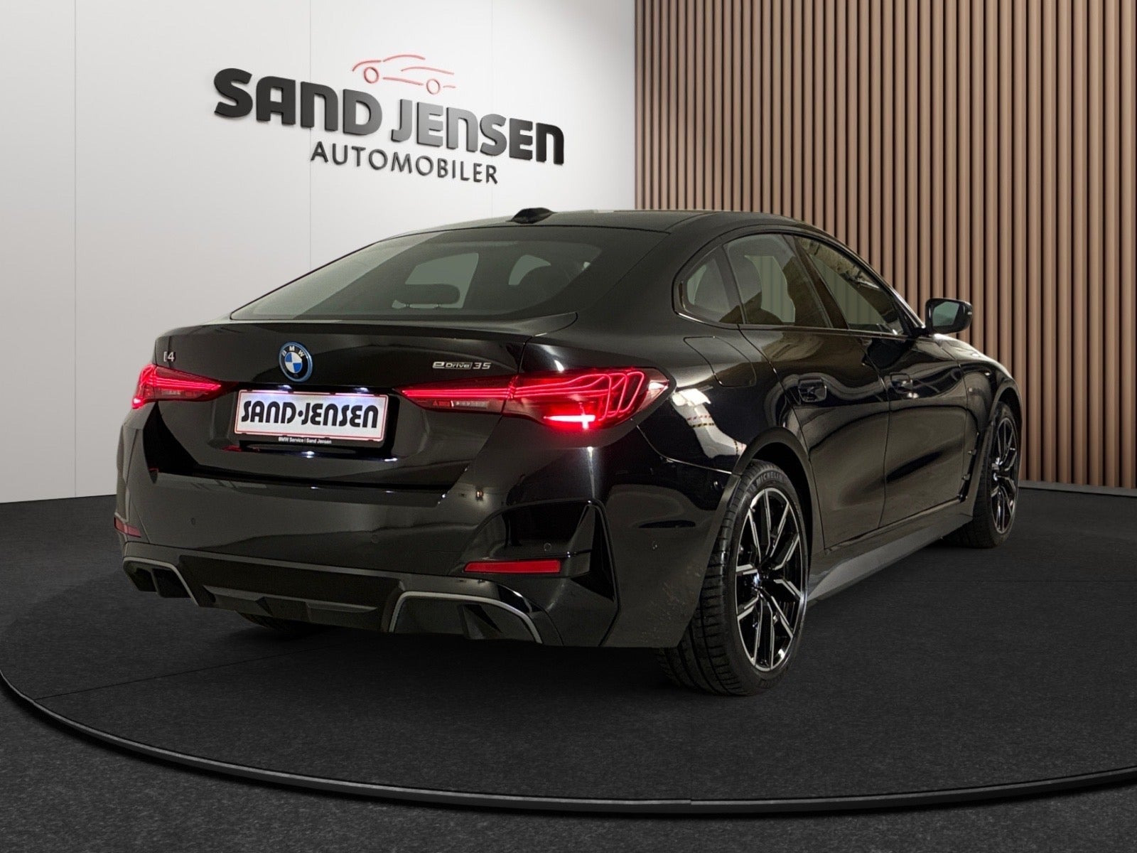 Sort BMW i4 fra 2025
