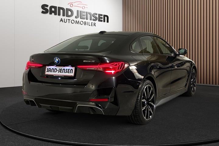 Sort BMW i4 fra 2025