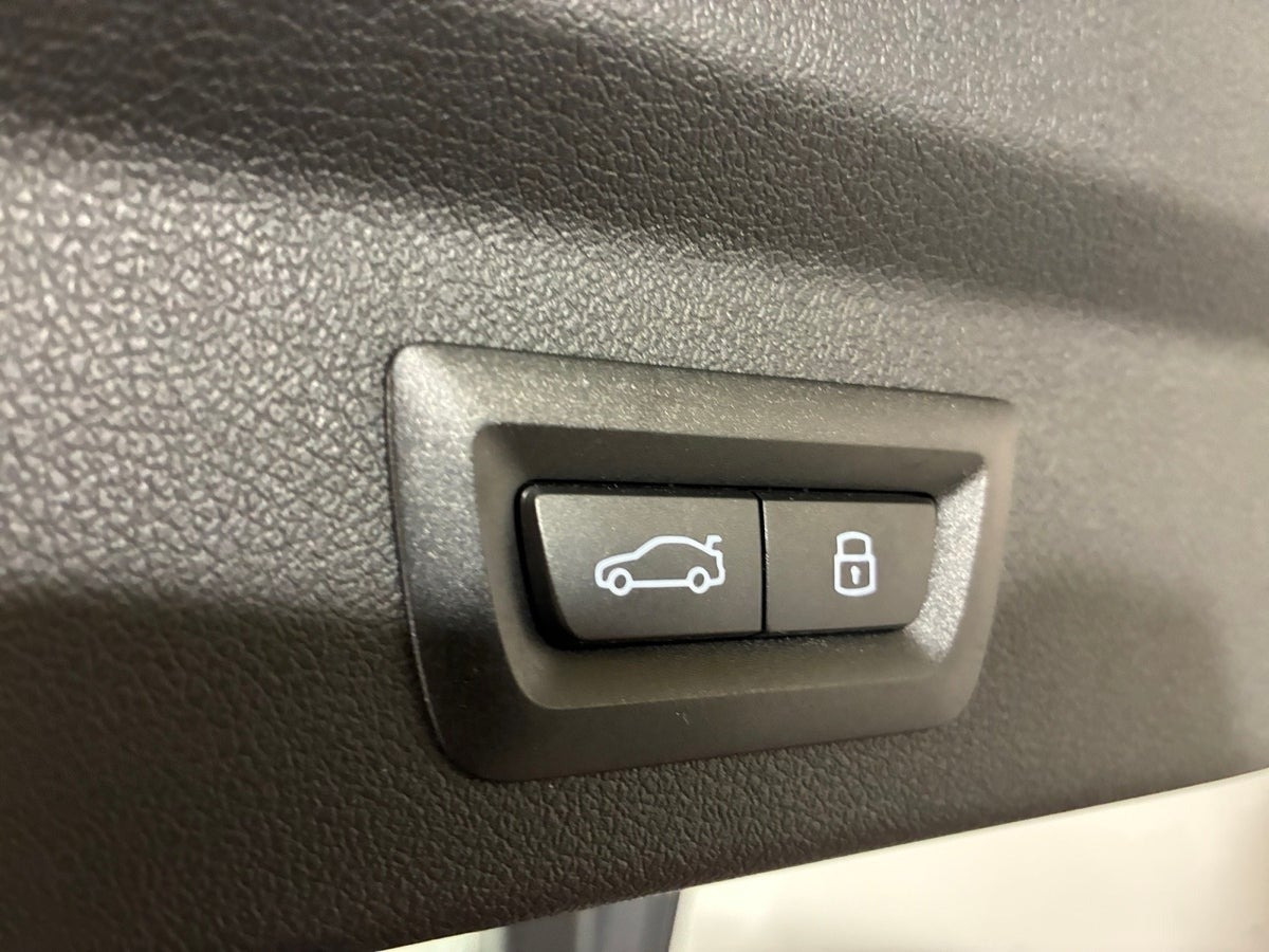 Grå BMW iX2 fra 2025