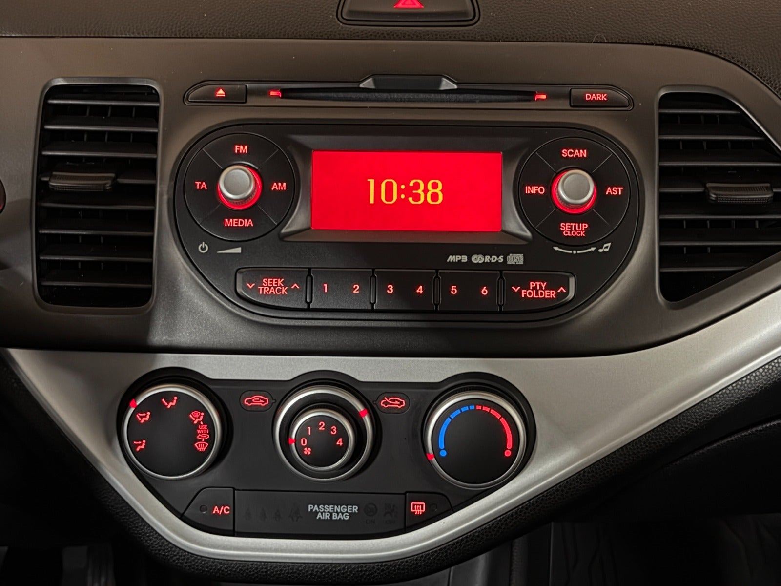 Rød Kia Picanto fra 2011