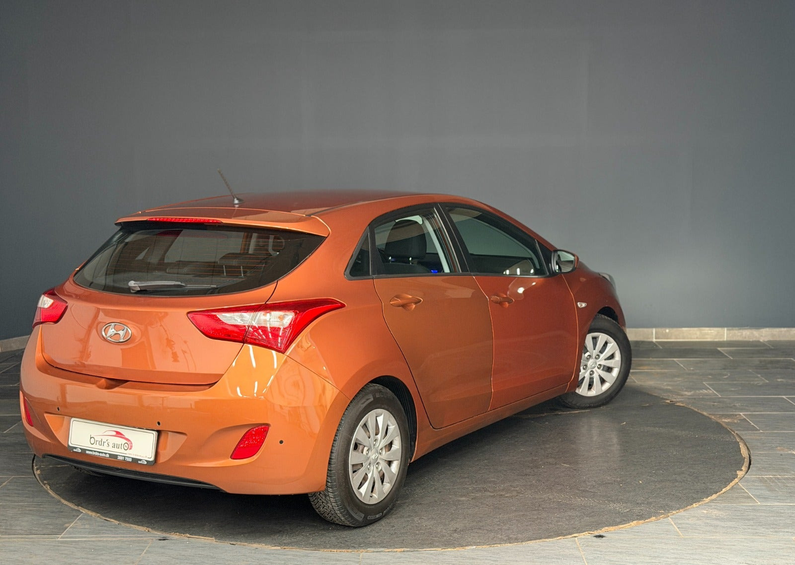 Orange Hyundai i30 fra 2015