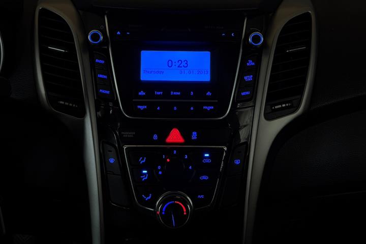 Orange Hyundai i30 fra 2015